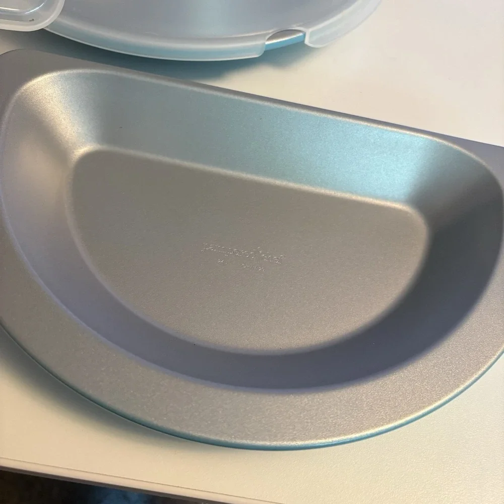 Pampered Chef 101386 Half Pie Set 2 pans 2 lids Oven-safe to 450°F